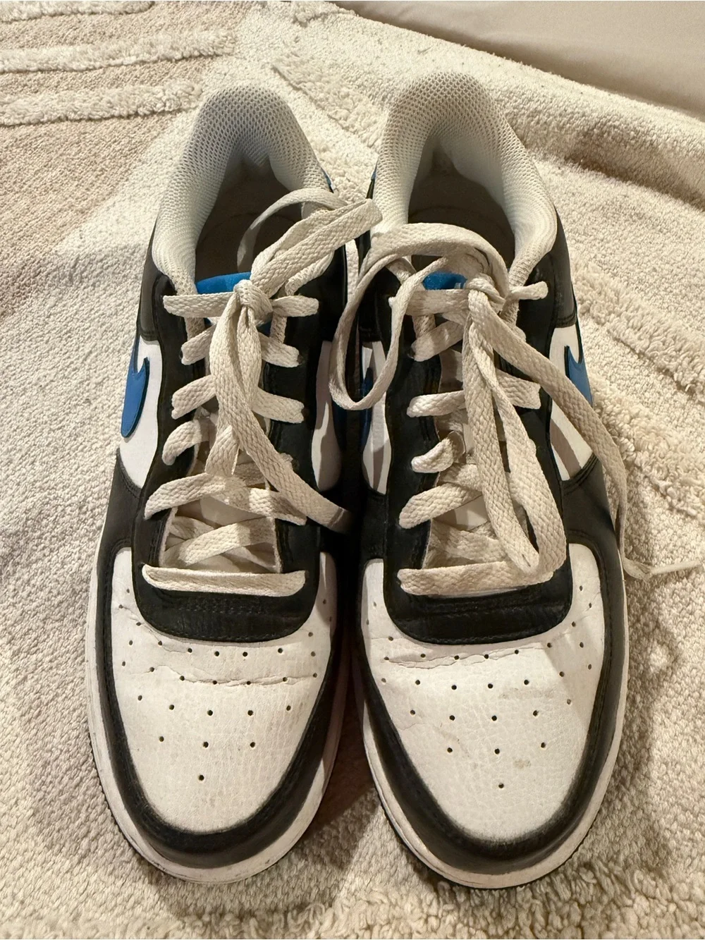 Kids Black, Blue & White Nike Air Sneakers 7Y
